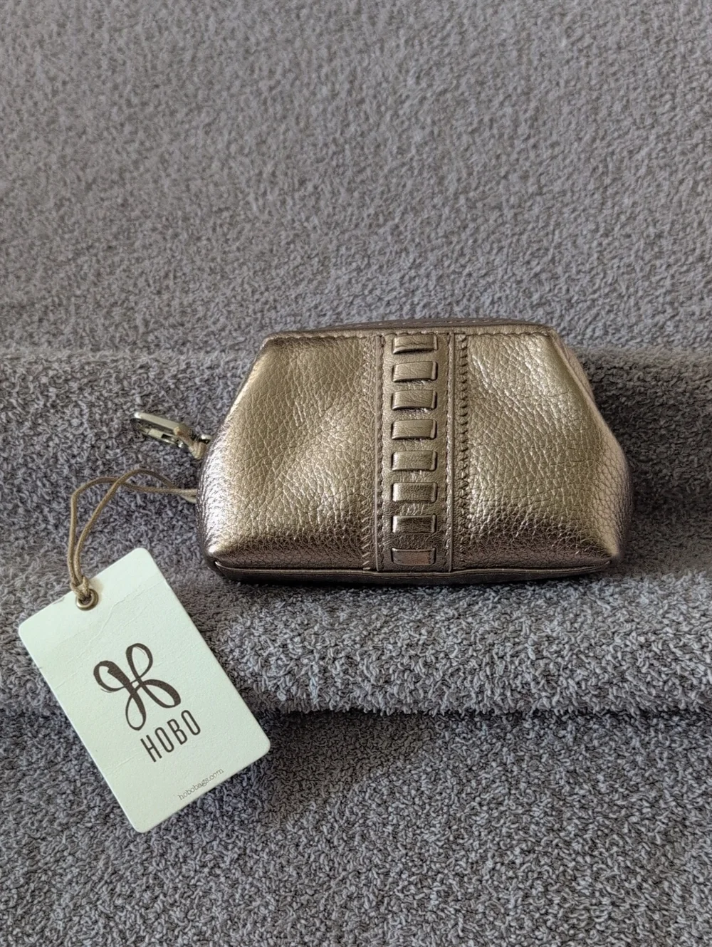 NWT HOBO Nila Pouch In Cameo Quartz